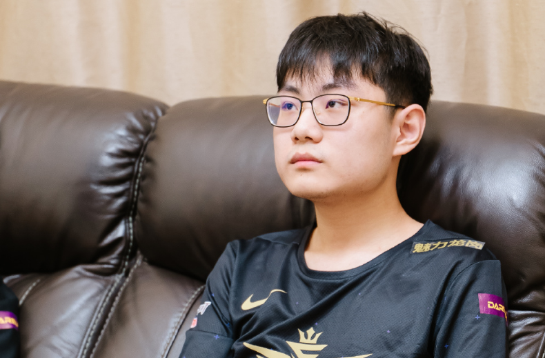 九游娱乐-包含Rookie爆冷击败美国队，惊险取胜引爆全场！的词条