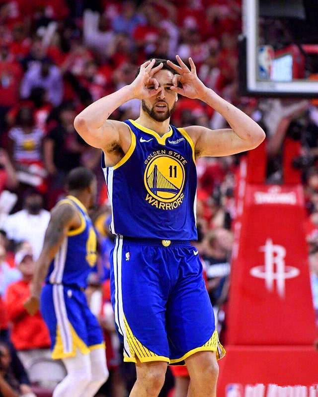 九游-包含蒂姆回归赛场，关键助攻首场状态亮眼，美国队观众沸腾！的词条